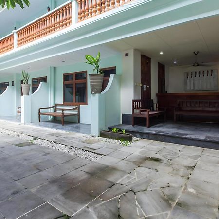 Capital O 93809 Wida Hotel Legian  Luaran gambar