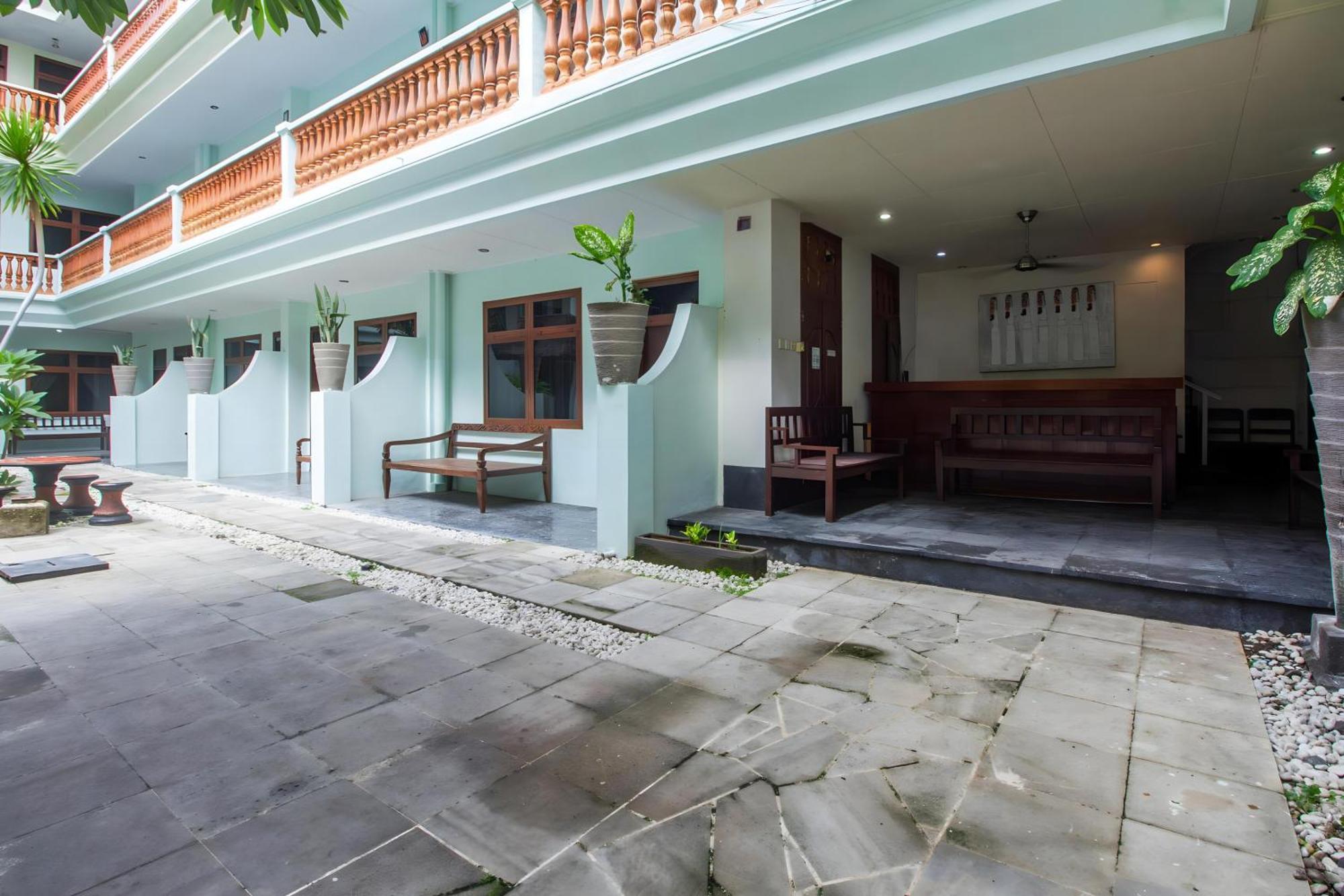 Capital O 93809 Wida Hotel Legian  Luaran gambar