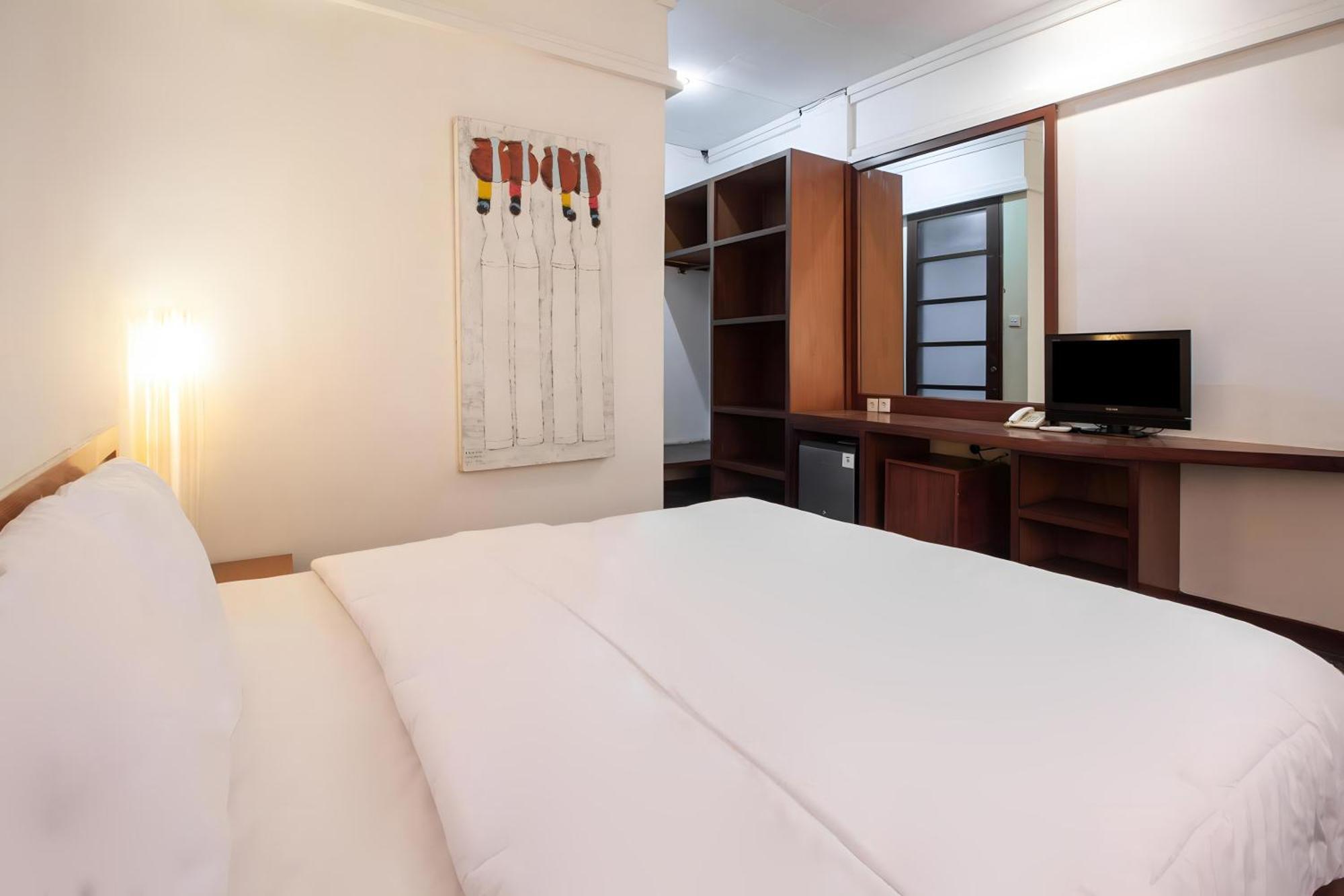 Capital O 93809 Wida Hotel Legian  Luaran gambar