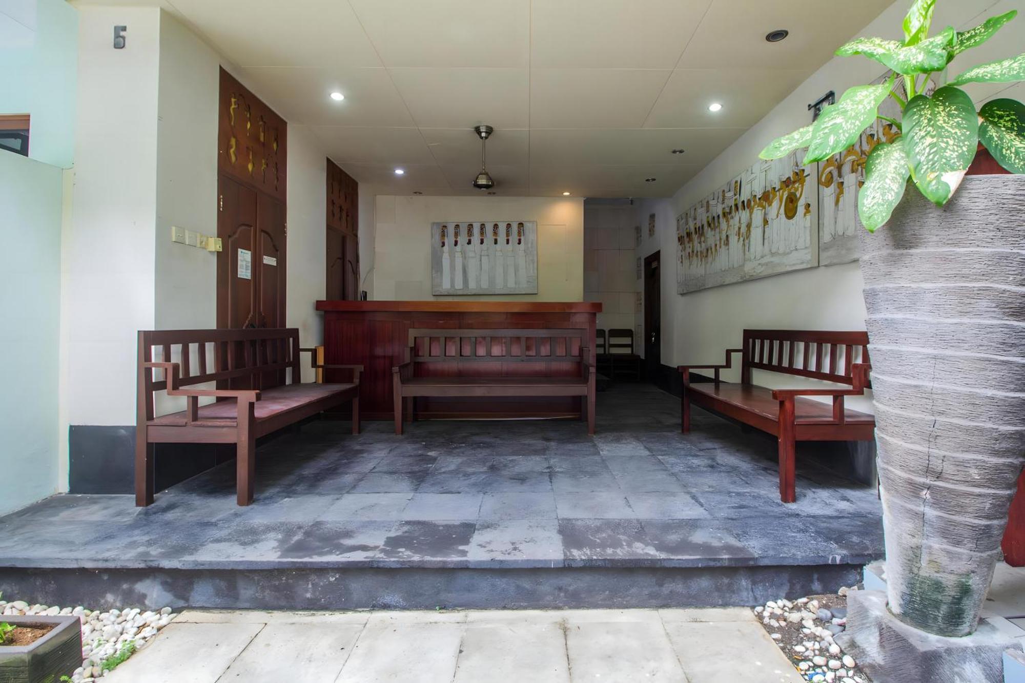 Capital O 93809 Wida Hotel Legian  Luaran gambar