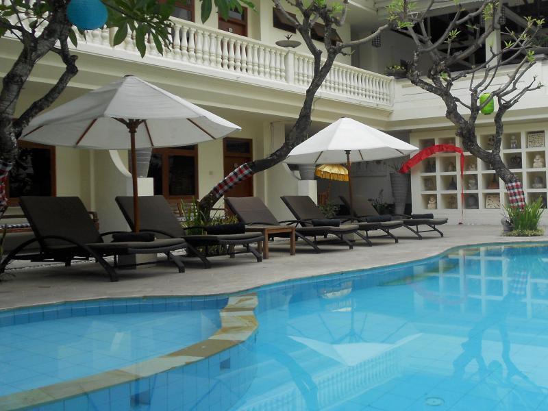 Capital O 93809 Wida Hotel Legian  Luaran gambar