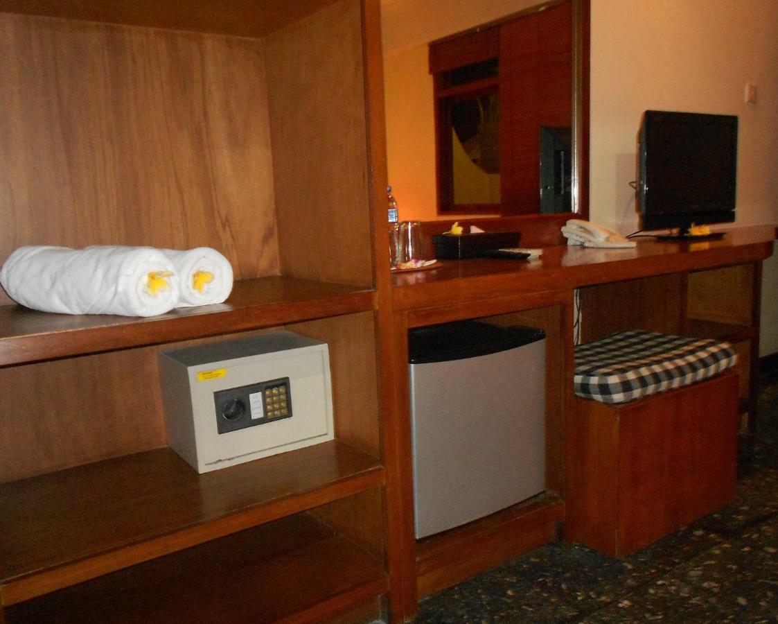 Capital O 93809 Wida Hotel Legian  Luaran gambar