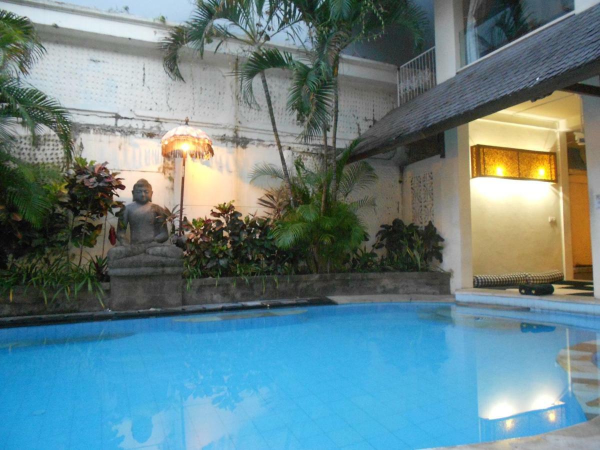 Capital O 93809 Wida Hotel Legian  Luaran gambar
